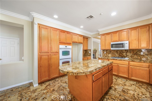 Detail Gallery Image 16 of 58 For 6644 Summertrail Pl, Highland,  CA 92346 - 5 Beds | 3/1 Baths