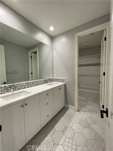 170 Villa Ridge, Irvine CA: https://media.crmls.org/medias/1fa0360c-c247-4dda-95bd-539dd1f98d98.jpg