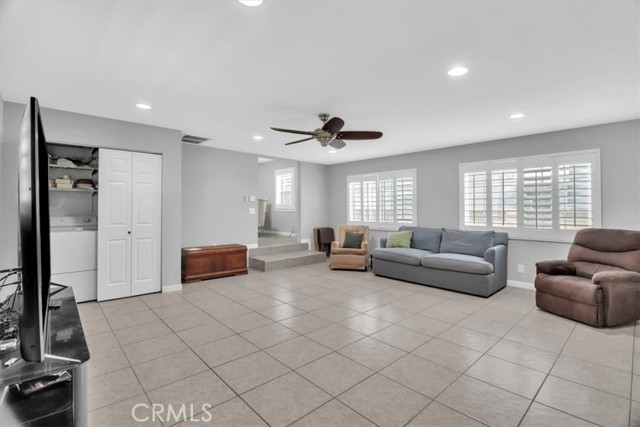 15728 Stevens Avenue, Bellflower CA: https://media.crmls.org/medias/1fa06052-d34c-45c7-813d-648f9c8f0e34.jpg