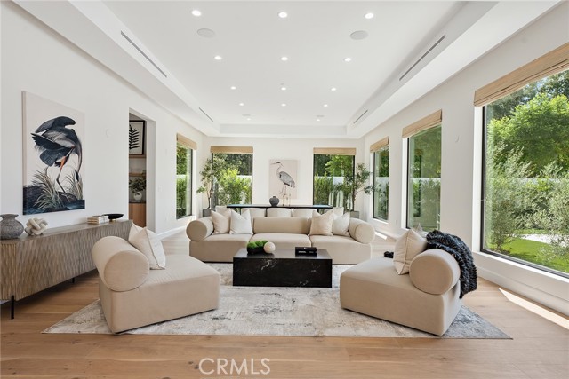 Detail Gallery Image 7 of 74 For 13807 Magnolia Bld, Sherman Oaks,  CA 91423 - 5 Beds | 4/1 Baths