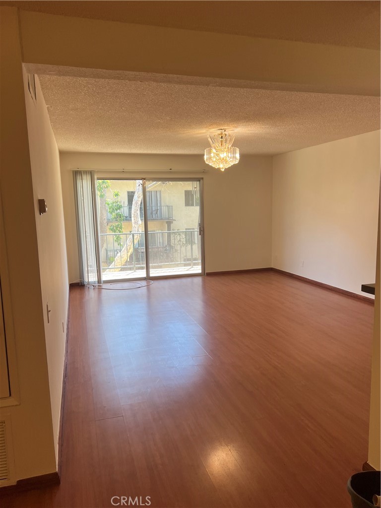 5460 White Oak Avenue #E204