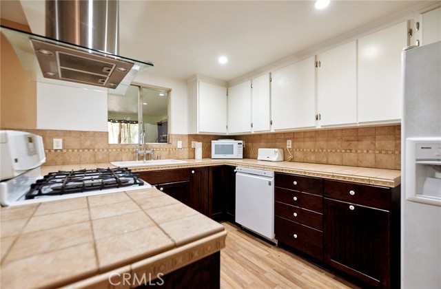 Detail Gallery Image 10 of 24 For 6934 Rogers Ln, San Bernardino,  CA 92404 - 4 Beds | 2 Baths