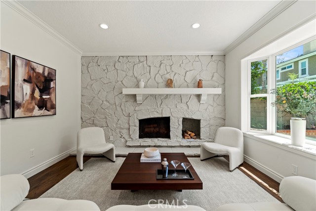 16 Harrisburg, Irvine CA: https://media.crmls.org/medias/1fa1a8f5-11e7-4d37-8bb9-b7edb776658e.jpg