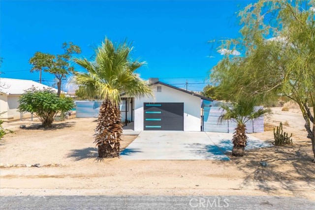 Detail Gallery Image 3 of 53 For 6635 Morongo Rd, Twentynine Palms,  CA 92277 - 3 Beds | 1 Baths