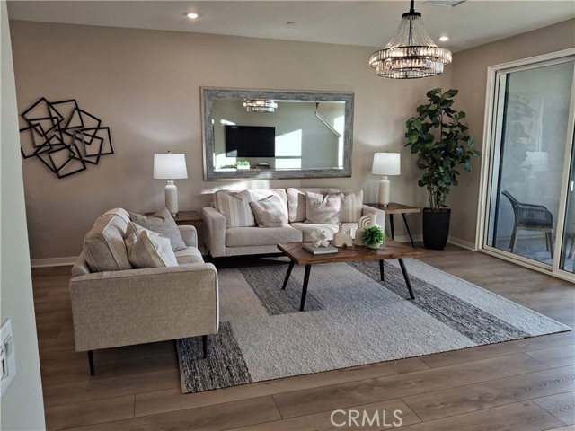 Detail Gallery Image 25 of 30 For 109 S Laxore St #303,  Anaheim,  CA 92804 - 4 Beds | 3/1 Baths