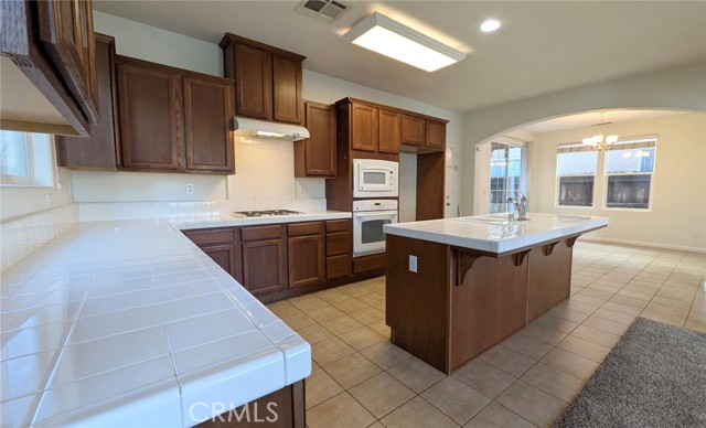 Detail Gallery Image 9 of 33 For 4361 W Artemisa, Fresno,  CA 93722 - 4 Beds | 2/1 Baths