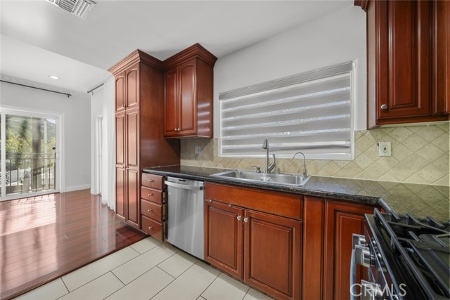Detail Gallery Image 26 of 46 For 6939 Greeley St #101,  Tujunga,  CA 91042 - 3 Beds | 2 Baths