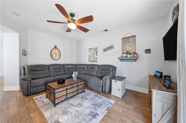 Detail Gallery Image 15 of 43 For 2065 Bergerac, San Jacinto,  CA 92583 - 4 Beds | 2 Baths