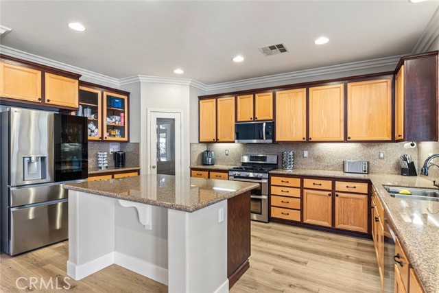 Detail Gallery Image 14 of 43 For 34747 Mediterra Cir, Winchester,  CA 92596 - 5 Beds | 3 Baths