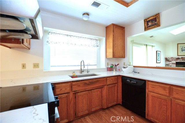 Detail Gallery Image 4 of 13 For 2 Kevin Ct, Chico,  CA 95928 - 3 Beds | 2 Baths