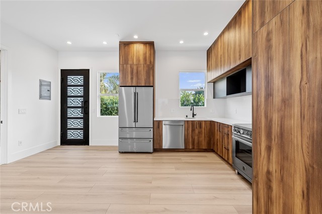 Detail Gallery Image 5 of 24 For 17175 Rayen St, Northridge,  CA 91325 - 2 Beds | 3 Baths