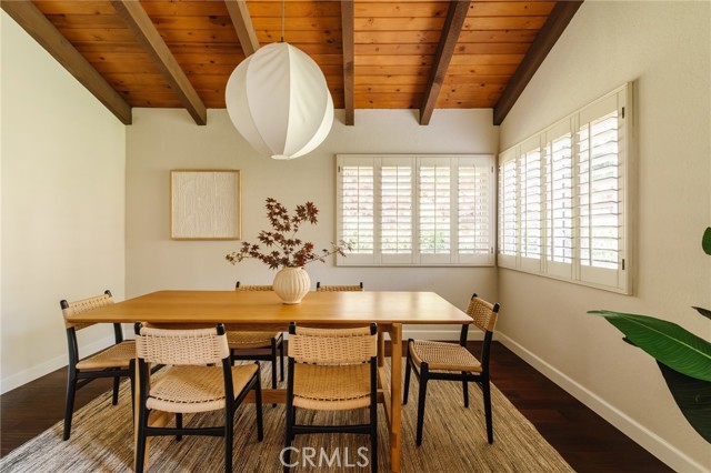 1541 Indiana Avenue, South Pasadena CA: https://media.crmls.org/medias/1fa4b1ac-e568-41c7-96d6-6d45f356dc94.jpg