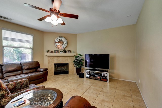 Detail Gallery Image 15 of 53 For 29623 Tierra Shores Ln, Menifee,  CA 92584 - 4 Beds | 2/1 Baths