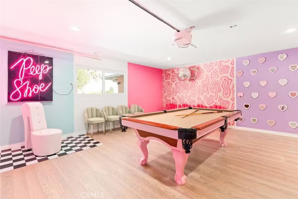 https://media.crmls.org/medias/1fa508f1-6463-4e8a-9a66-e6240e558a77.jpg?preset=X-Large