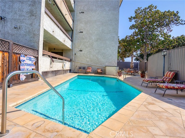 Detail Gallery Image 35 of 43 For 222 N Rose St #203,  Burbank,  CA 91505 - 1 Beds | 2 Baths