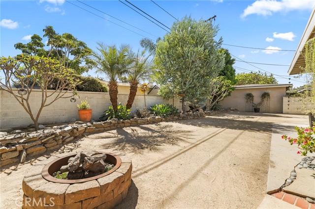 Detail Gallery Image 31 of 35 For 5640 E Deborah, Long Beach,  CA 90815 - 2 Beds | 2 Baths