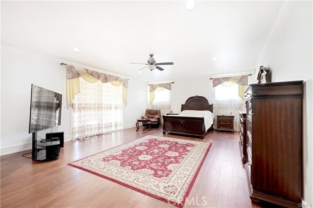 22329 Plummer Street, Chatsworth CA: https://media.crmls.org/medias/1fa73185-8a40-451c-b07a-362950245aa1.jpg