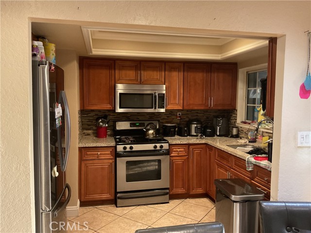 322 N Fillmore Avenue, Rialto CA: https://media.crmls.org/medias/1fa73afa-6d4a-4883-91c7-3d77e98dbf7d.jpg