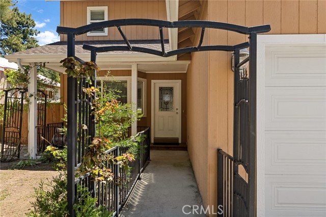 Detail Gallery Image 1 of 29 For 2135 Spring Oak Dr, Running Springs,  CA 92382 - 3 Beds | 2/1 Baths