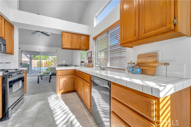 Detail Gallery Image 9 of 23 For 40432 Aster, Palmdale,  CA 93551 - 4 Beds | 2 Baths
