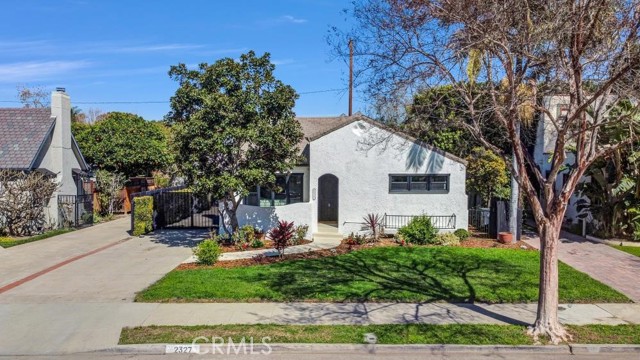 2327 Bonnie Brae, Santa Ana CA: https://media.crmls.org/medias/1fa7b4e4-94de-46ba-918e-8389695afa39.jpg