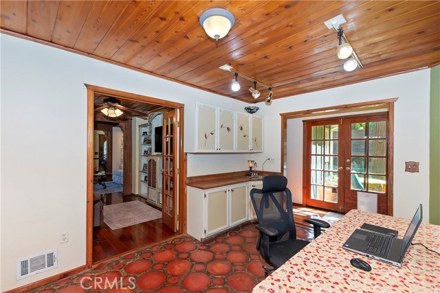 Detail Gallery Image 38 of 56 For 23280 Brookside Rd, Crestline,  CA 92325 - 3 Beds | 3/1 Baths