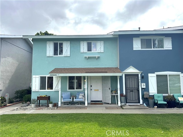19817 RAMSGATE Lane, Huntington Beach CA: https://media.crmls.org/medias/1fa882f8-dbd1-4ffa-8021-ef40779fa5fe.jpg