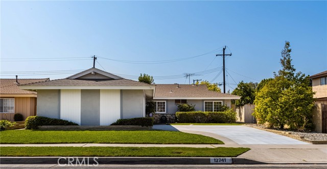12741 Spring Street, Garden Grove CA: https://media.crmls.org/medias/1fa8a716-55c0-426a-a0c8-b9011cc3f161.jpg