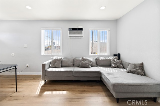 1301 E Pacific Coast, Wilmington CA: https://media.crmls.org/medias/1fa8bdd6-ea9e-4e28-8d3f-63094b5aebe8.jpg