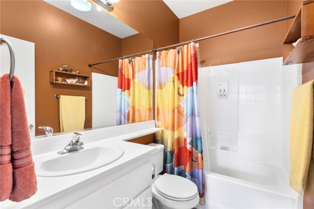 31960 Hollyhock Street, Lake Elsinore CA: https://media.crmls.org/medias/1fa97533-653b-4744-bc5c-9a0f1edb3480.jpg