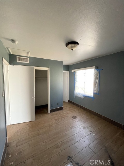 901 Wilson Avenue, Bakersfield, California 93308, ,Residential Income,For Sale,901 Wilson Avenue,CRPW24035980