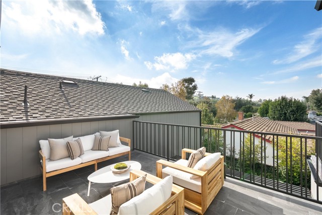 Detail Gallery Image 31 of 56 For 20511 Wells Dr, Woodland Hills,  CA 91364 - 6 Beds | 6/1 Baths