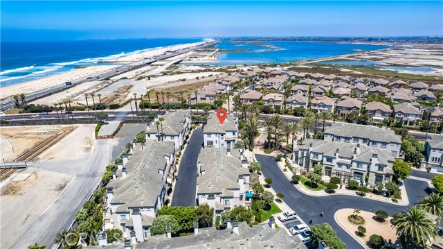 19281 Surf Drive, Huntington Beach CA: https://media.crmls.org/medias/1fac51ef-01c0-474e-b937-9f2622d6cf11.jpg