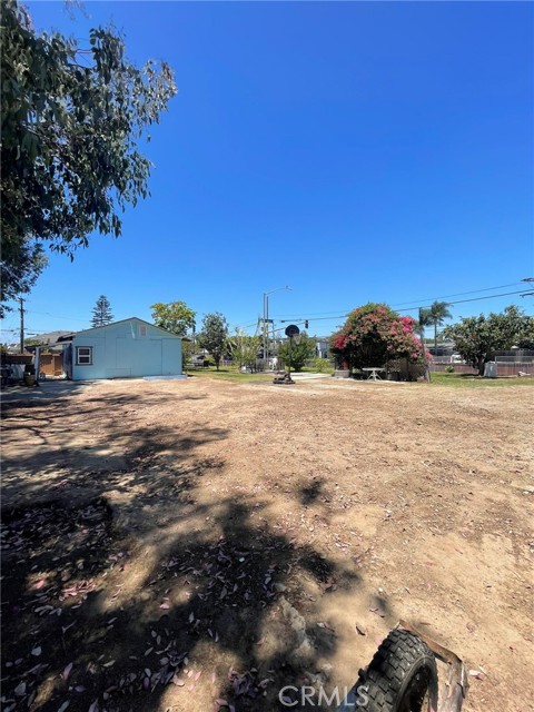 2410 Florida Street, Huntington Beach CA: https://media.crmls.org/medias/1fac9660-2230-484c-927f-a369797dad77.jpg