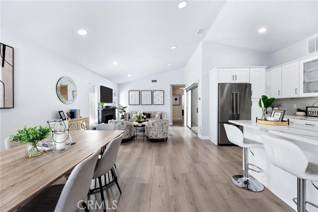 Detail Gallery Image 6 of 60 For 11715 Garrick Ave, Sylmar,  CA 91342 - 3 Beds | 2 Baths