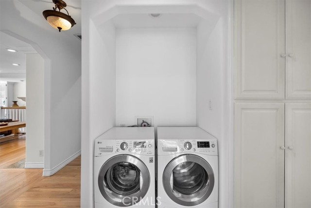 593 26th Street, Manhattan Beach, California 90266, 3 Bedrooms Bedrooms, ,2 BathroomsBathrooms,Residential,Sold,26th,SB22189948