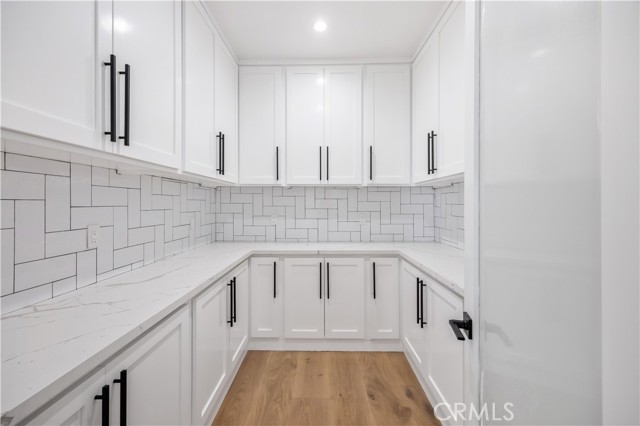 926 17th St, Hermosa Beach CA: https://media.crmls.org/medias/1fae16cb-79a0-4008-b2c3-a9c37e61e529.jpg