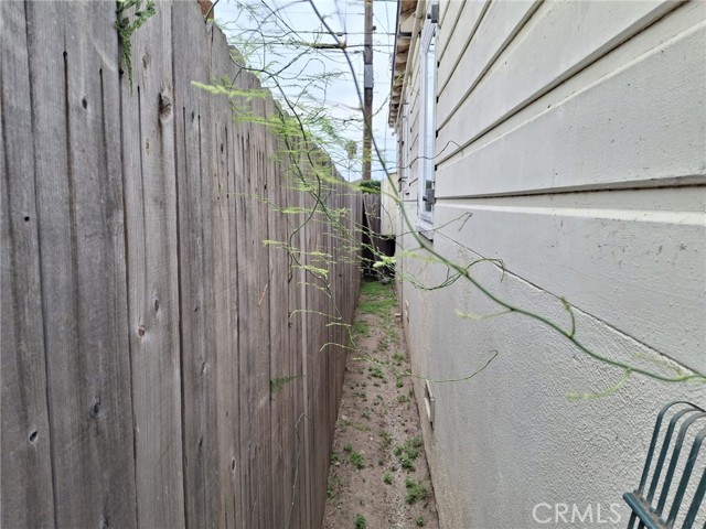 Detail Gallery Image 16 of 20 For 1346 W Century, Los Angeles,  CA 90044 - 2 Beds | 1 Baths