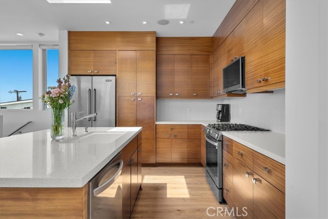 Detail Gallery Image 15 of 50 For 1501 Monterey Bld, Hermosa Beach,  CA 90254 - 4 Beds | 3/1 Baths