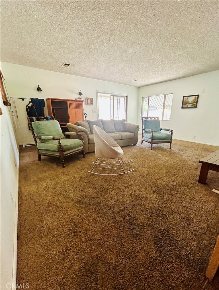 https://media.crmls.org/medias/1faf3d04-6172-4c74-8f48-c307aebecbc2.jpg?preset=X-Large