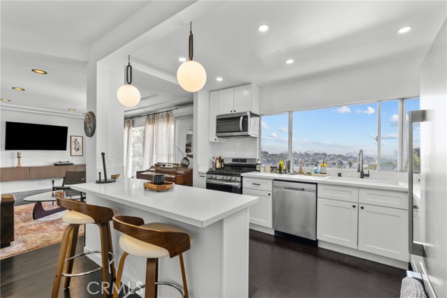 2067 Mayview Drive, Los Angeles CA: https://media.crmls.org/medias/1fafa326-0803-4647-a48a-91d089e3f8a8.jpg