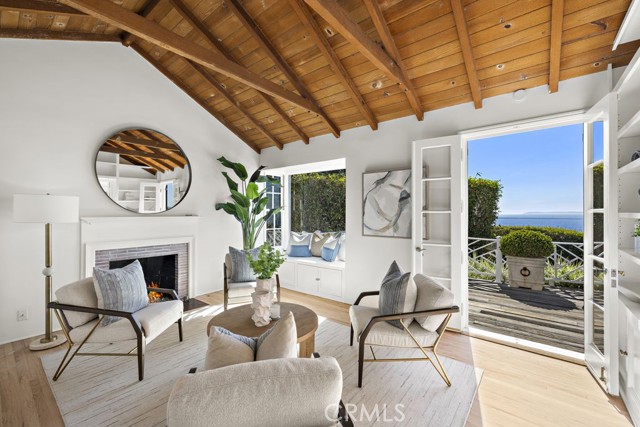 Detail Gallery Image 14 of 41 For 31571 Bluff Dr, Laguna Beach,  CA 92651 - 3 Beds | 3 Baths