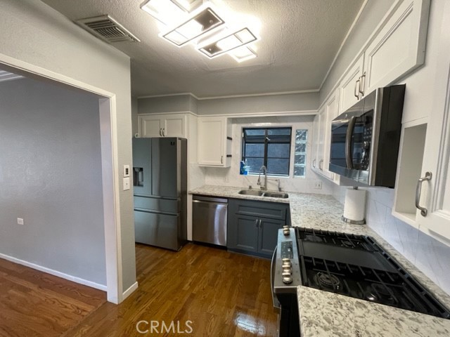4032 Elsa Street, Lakewood CA: https://media.crmls.org/medias/1fb02368-3f39-482a-9e78-d2a81245263e.jpg