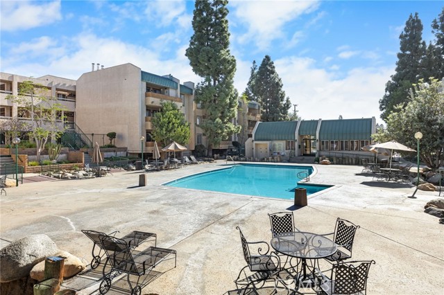 Detail Gallery Image 30 of 37 For 12121 Centralia St #302,  Lakewood,  CA 90715 - 3 Beds | 2 Baths