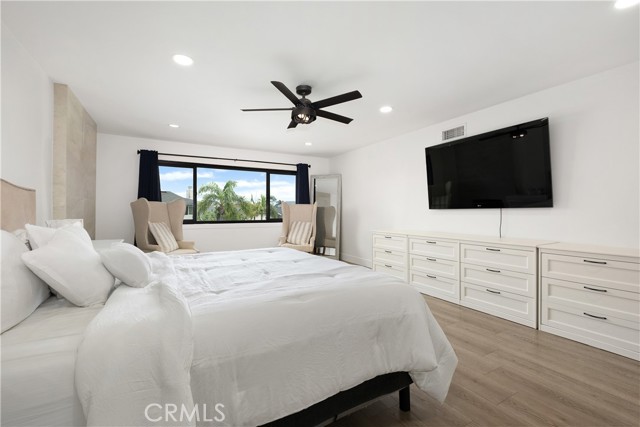 3550 Goldenrod Circle, Seal Beach CA: https://media.crmls.org/medias/1fb04ee5-a7cd-4d7b-81b4-4bcbdd06d14d.jpg
