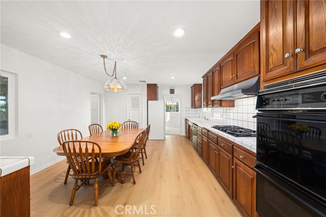 Detail Gallery Image 13 of 41 For 5361 Bridgeview Ave, Pico Rivera,  CA 90660 - 5 Beds | 2 Baths
