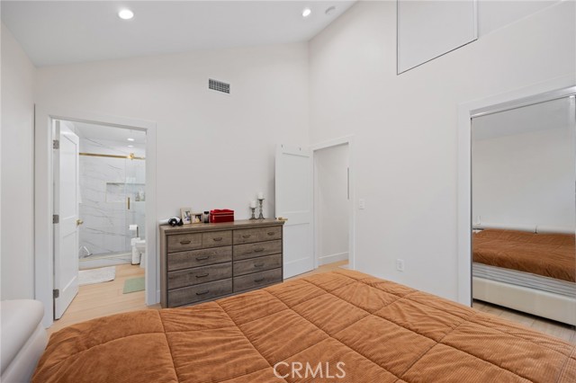Detail Gallery Image 10 of 29 For 8313 Kittyhawk Ave, Los Angeles,  CA 90045 - – Beds | – Baths