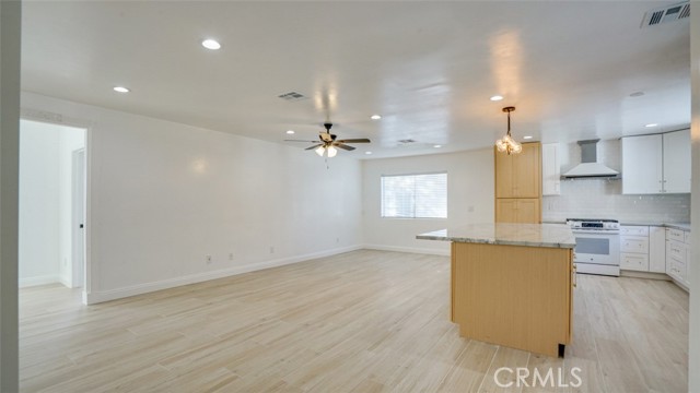 Detail Gallery Image 22 of 65 For 24306 Gilmore St, West Hills,  CA 91307 - 4 Beds | 2 Baths