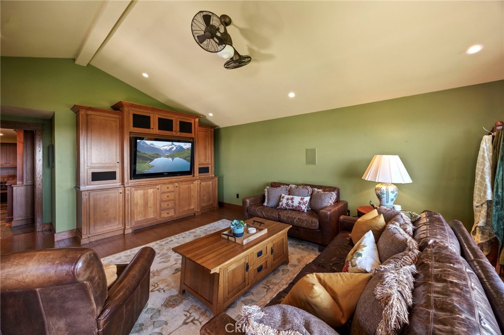 1fb1da7c 53d2 4b06 B2d9 Db75a1d7fe78