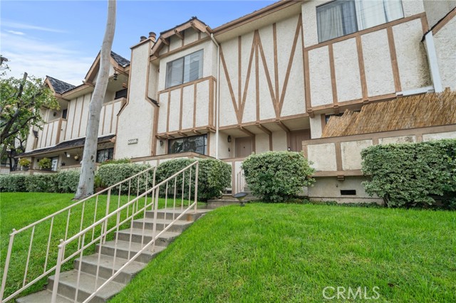 Detail Gallery Image 21 of 23 For 10338 Zelzah Ave #2,  Northridge,  CA 91326 - 3 Beds | 3 Baths